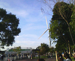 Music Complex 2007のゲートと風車